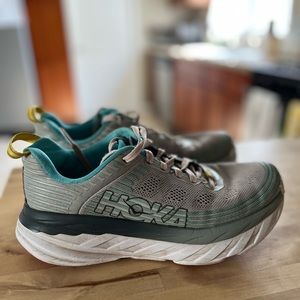 Bondi 6 Women’s Hokas